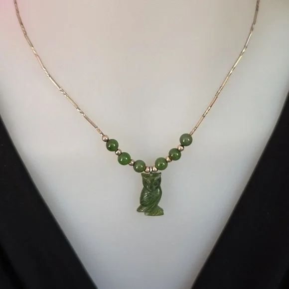 Carved Owl Sterling Silver Green Pendant Necklace - Picture 3 of 11